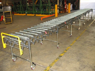 Extended roller conveyor Extended roller conveyor