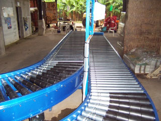 Powered line shaft conveyor Powered line shaft conveyor