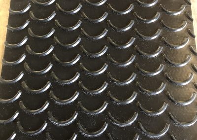 Crescent top belt